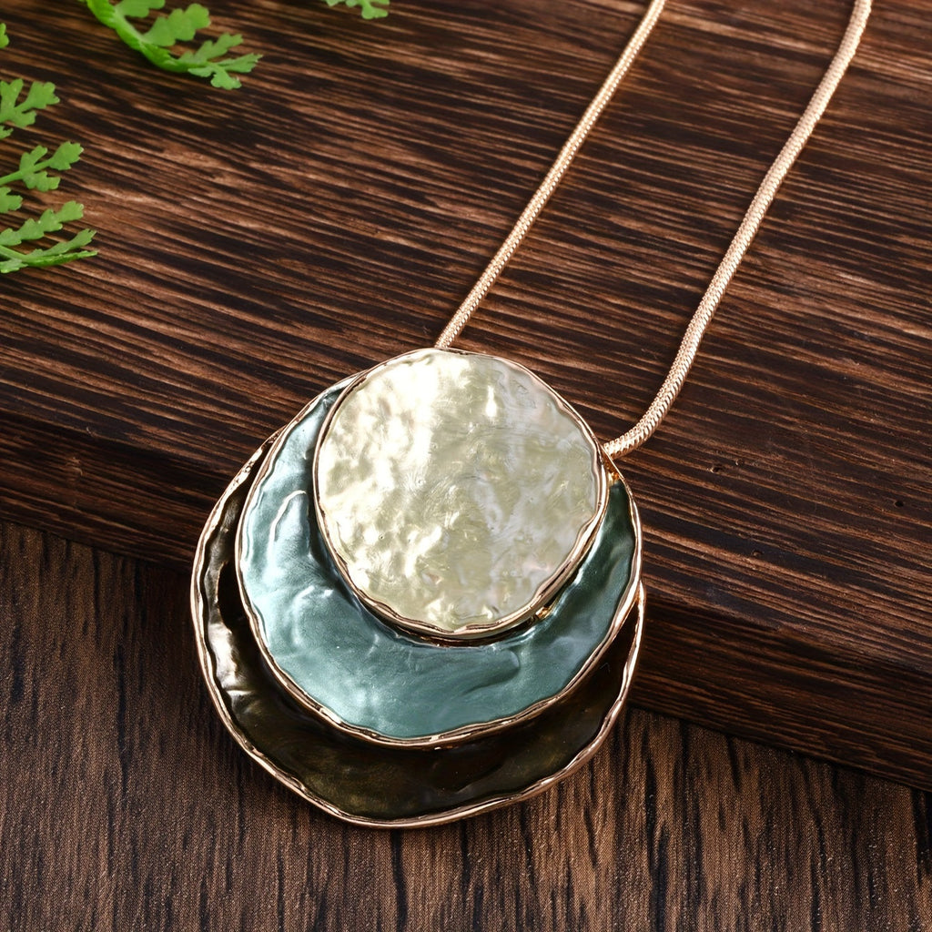 VANESSA | Elegant Three-Tier Gold Set