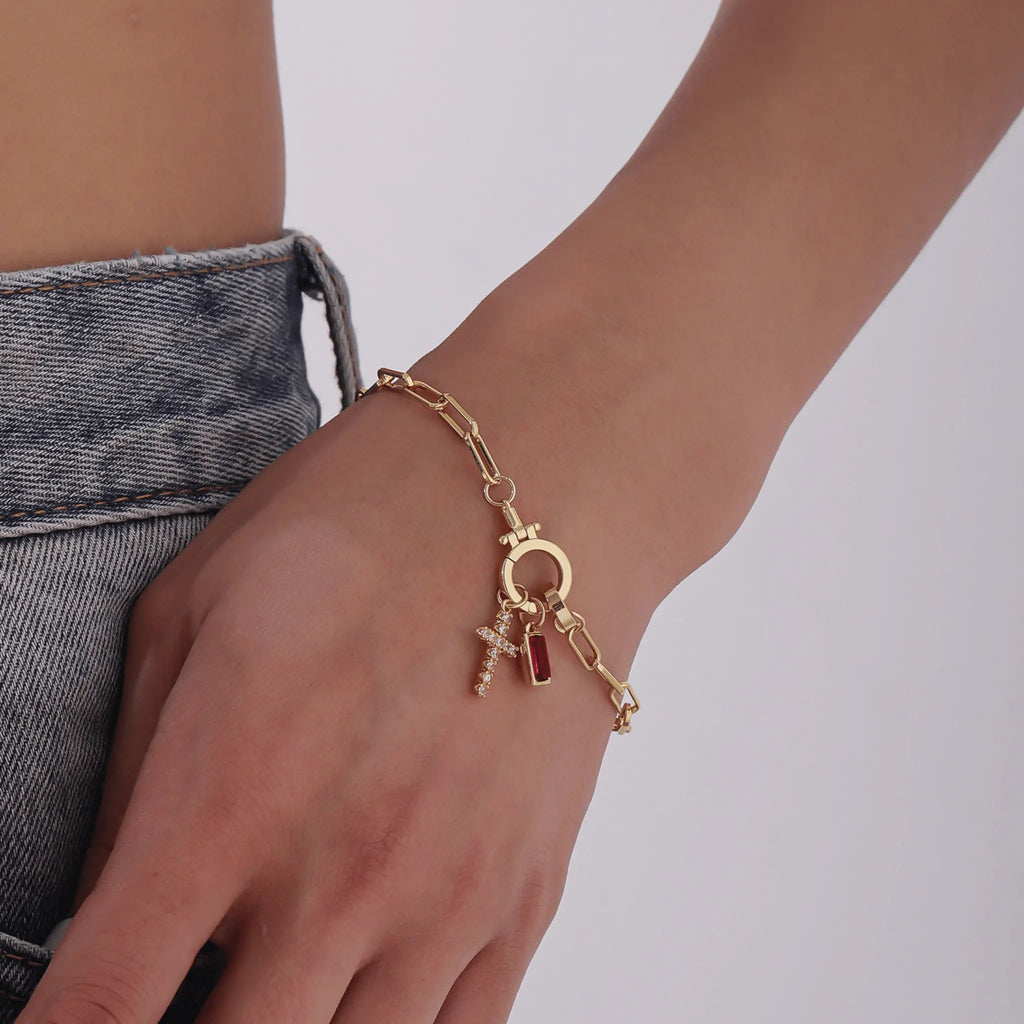 Nova Paperclip - Sleek Minimalist Link Bracelet with Bold Impact
