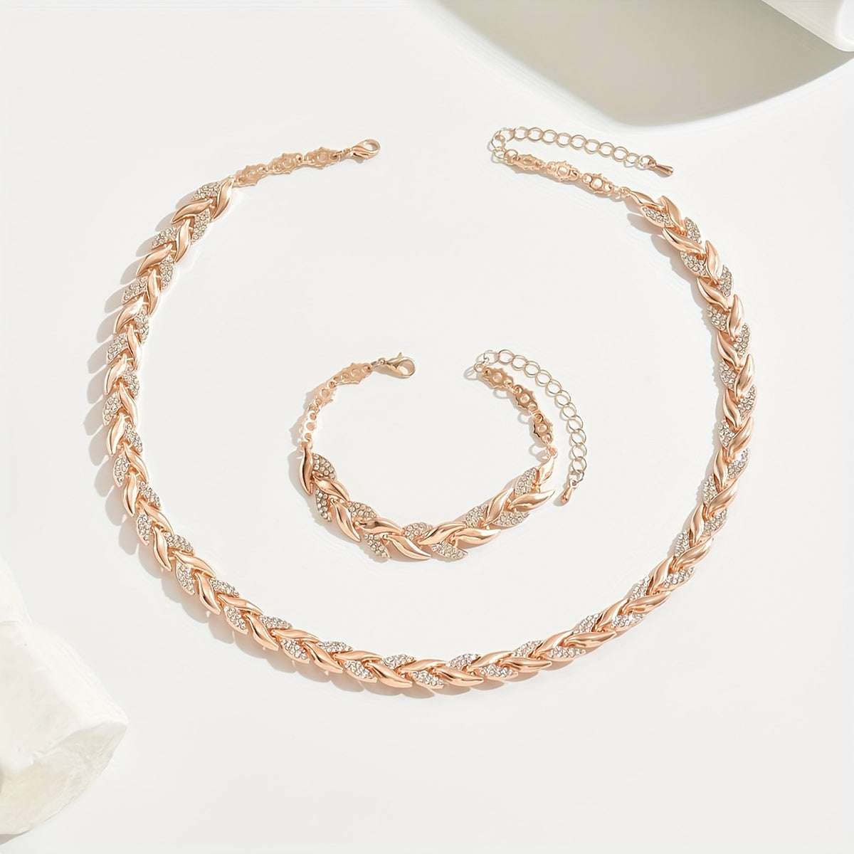 Nienke | Artisan Crafted Fish Tail Necklace