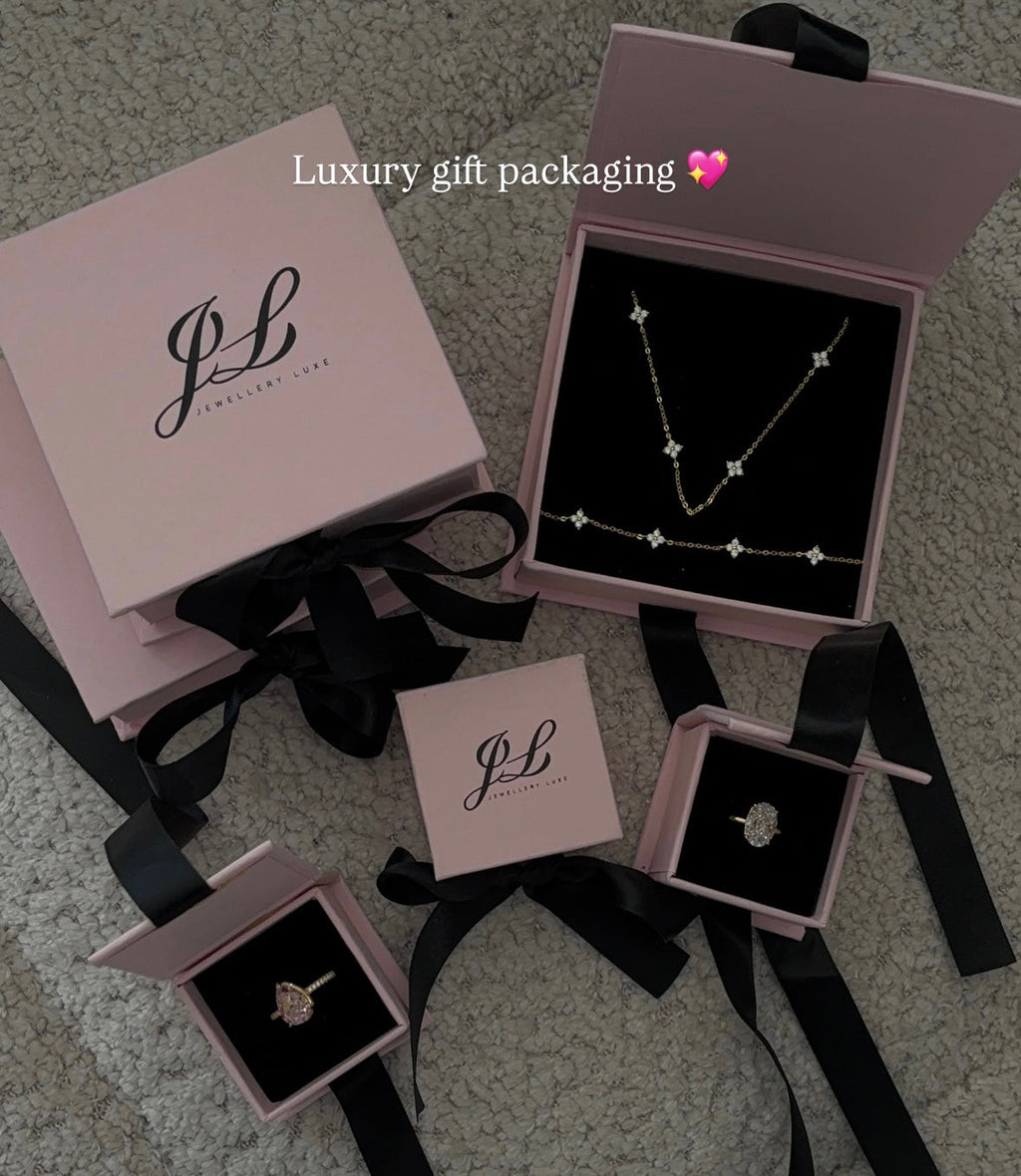 Dafina Hand Jewelry Chain