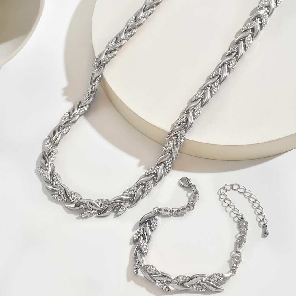 Nienke | Artisan Crafted Fish Tail Necklace