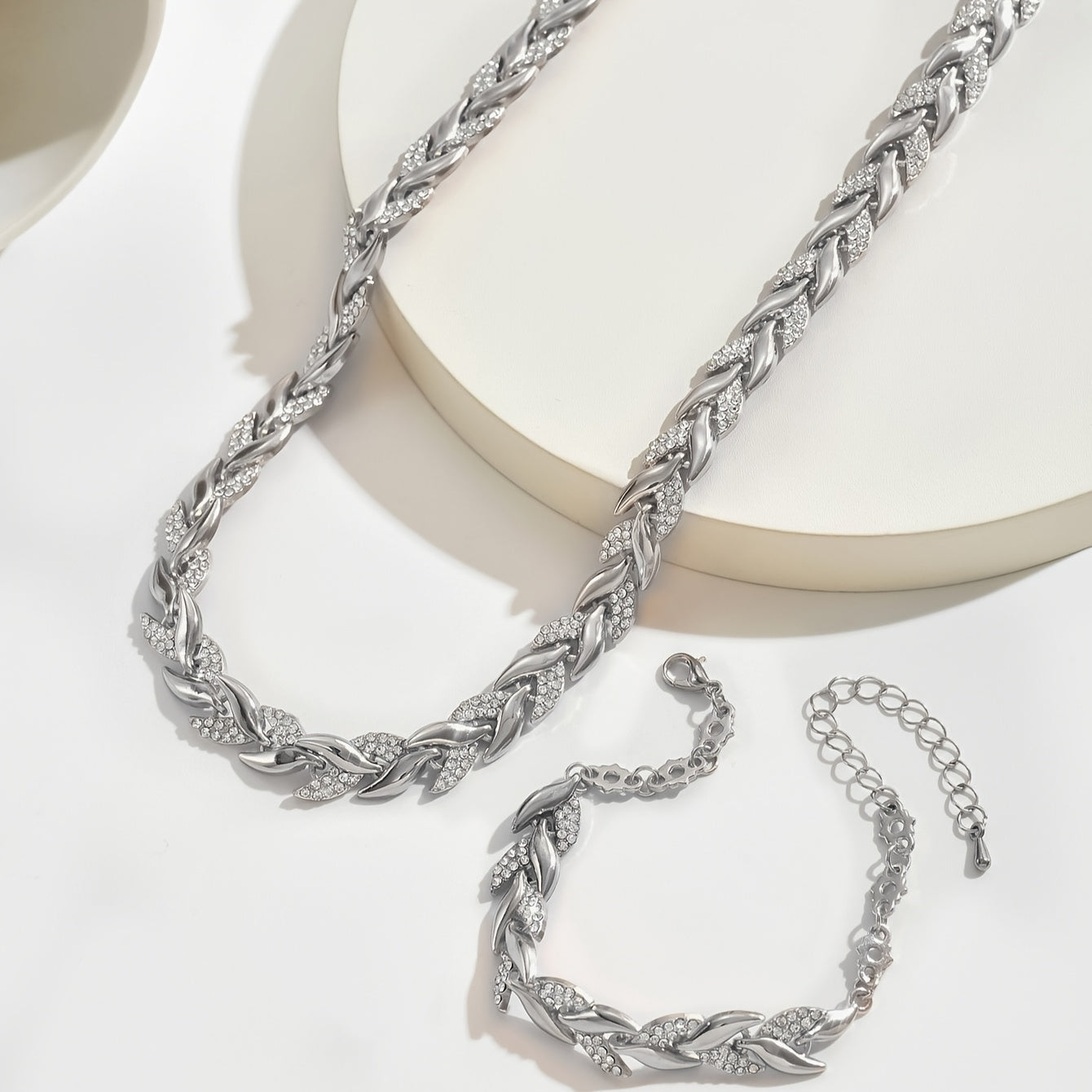 Nienke | Artisan Crafted Fish Tail Necklace