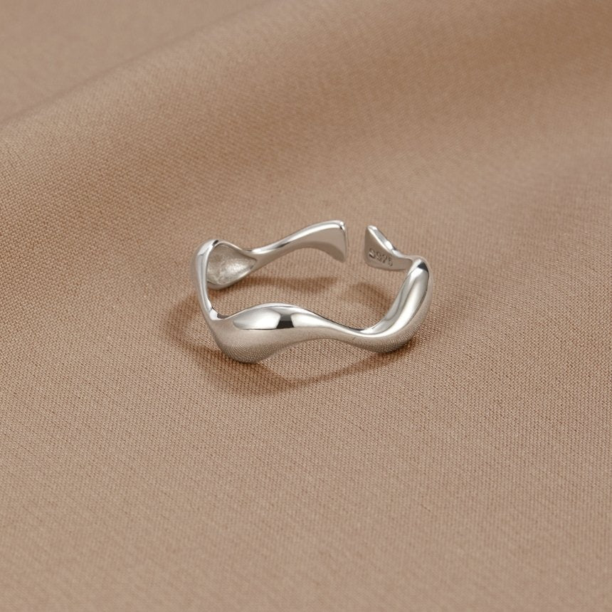 KIM | Sophisticated Minimalist Ring