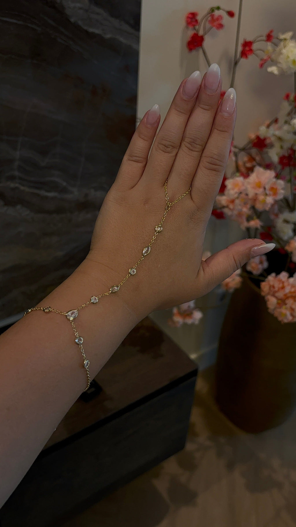 Dafina Hand Jewelry Chain