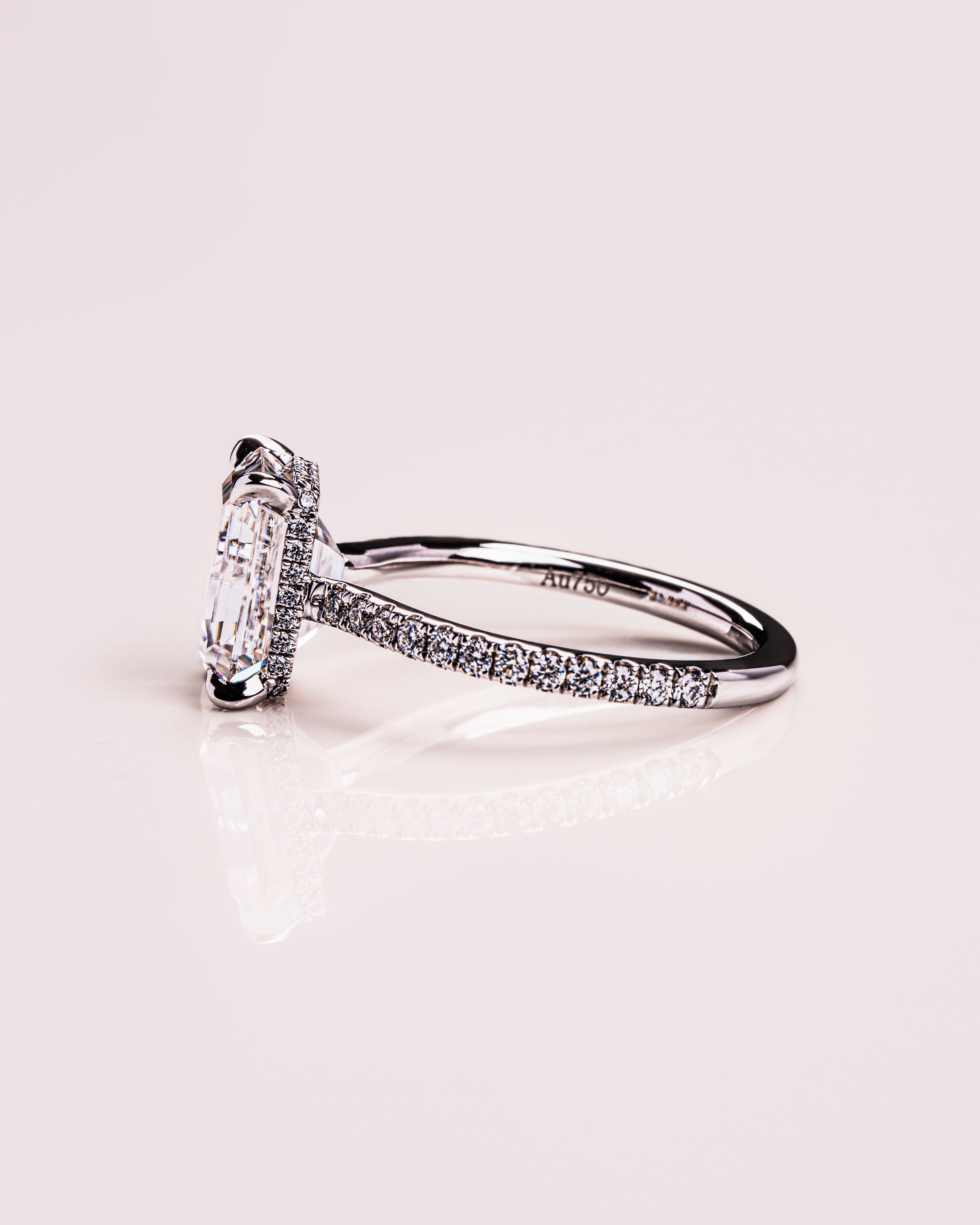 Pavé-Enhanced Jasmine