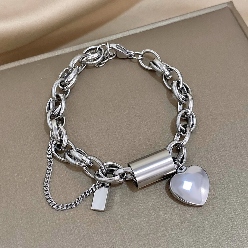 Chunky Heart-Inspired Bracelet in White Gold