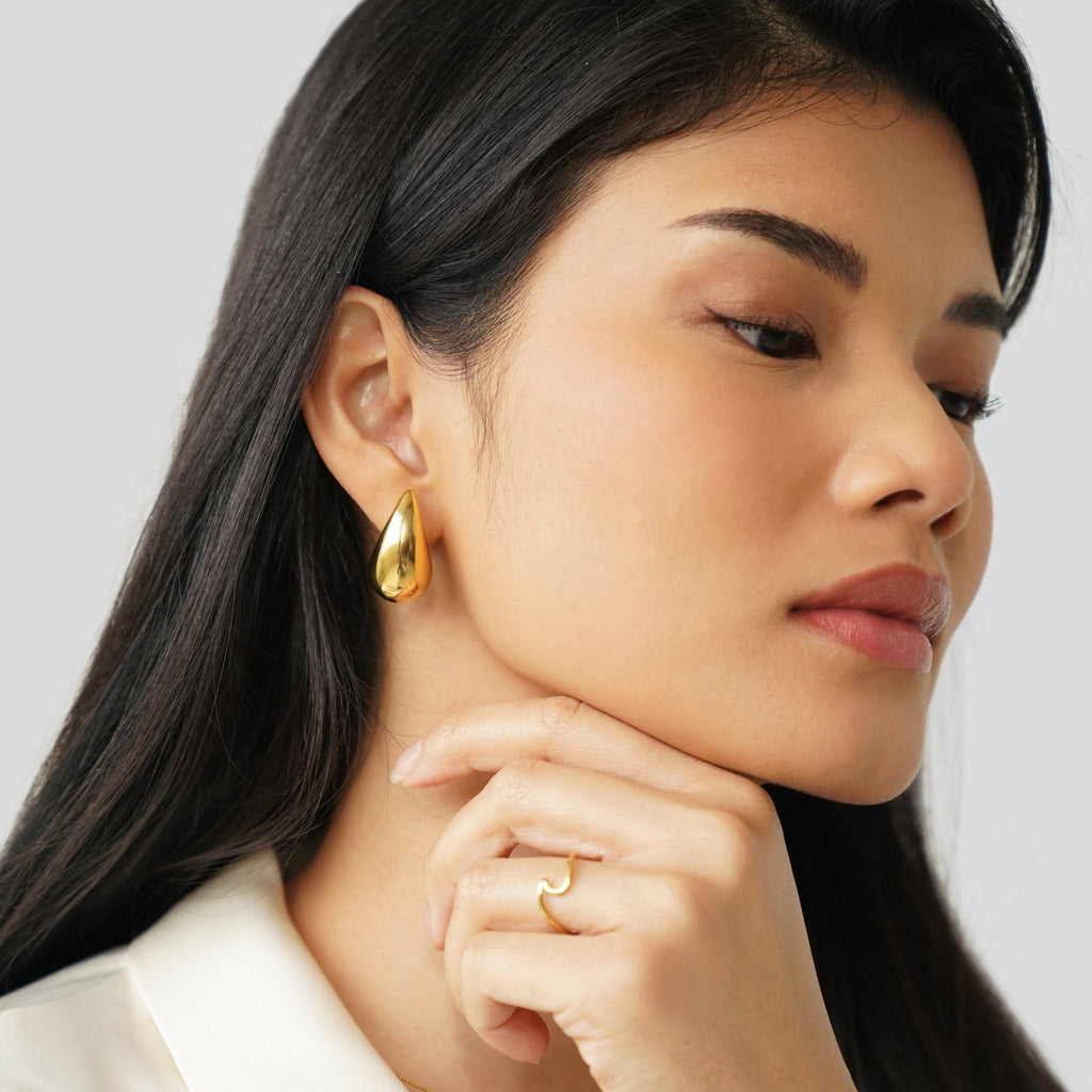 LUNA | ELEGANT GOLD EARRINGS