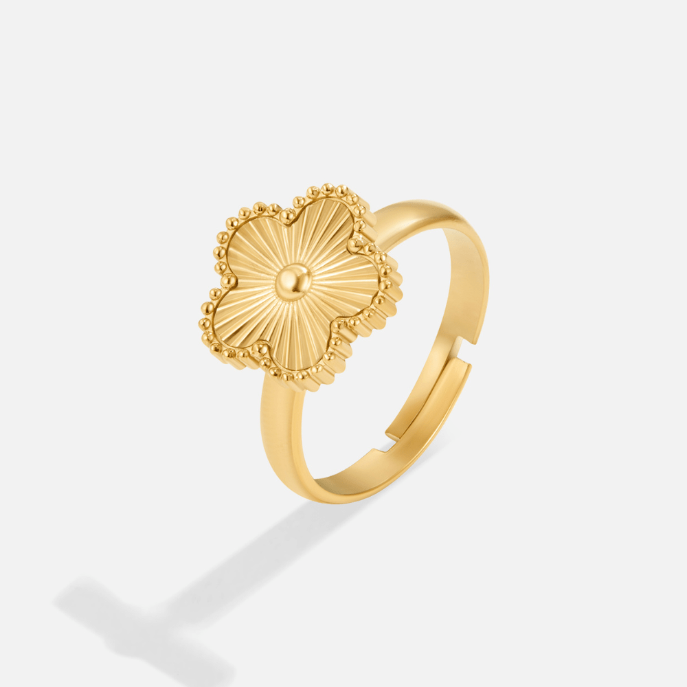 Elegant Golden Clover Ring