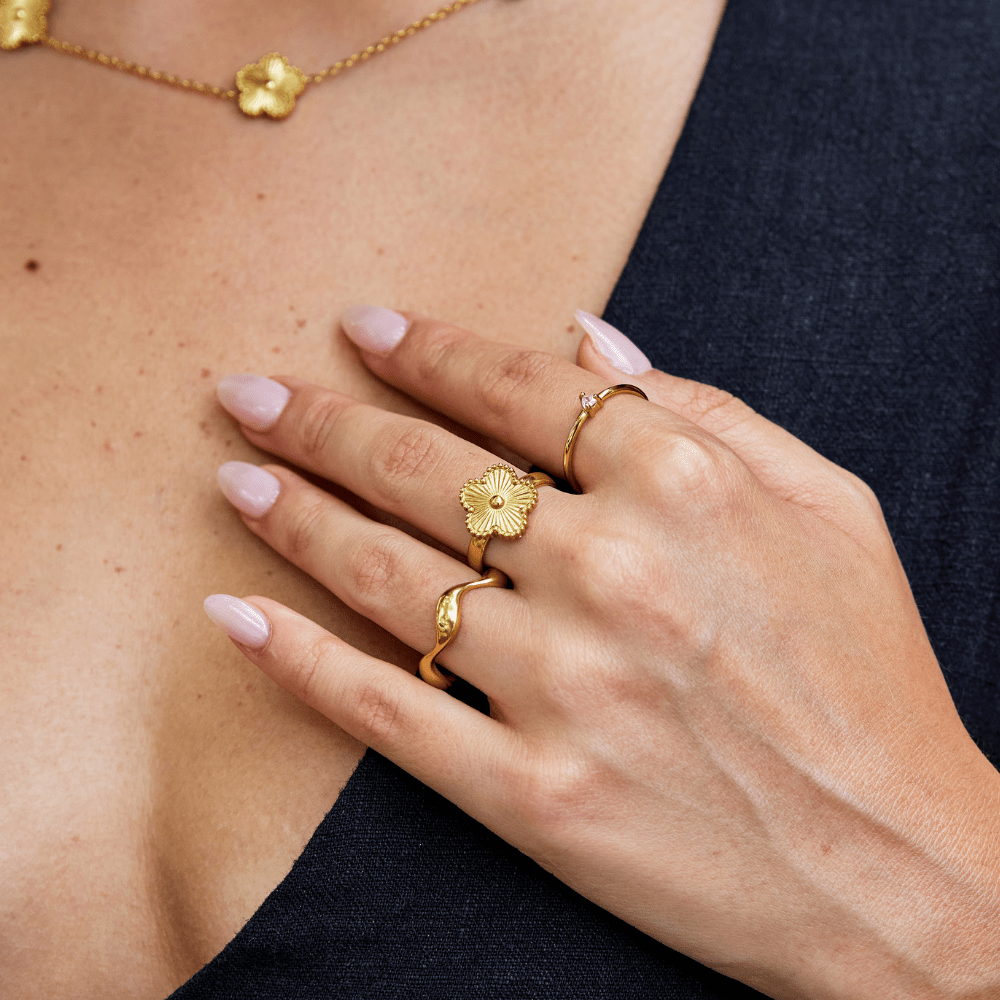 Elegant Golden Clover Ring